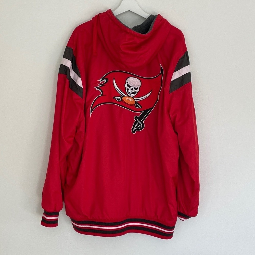 Reversible Tampa Bay Buccaneers NFL Hooded Jacket Full Zip Red Football Mens - Picture 2 of 12